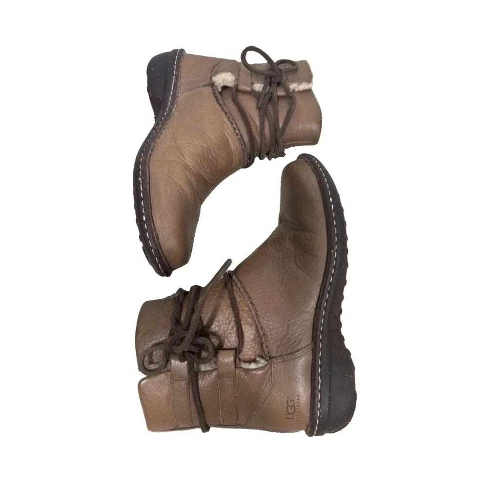 UGG CASPIA 1932 tan leather lace-up ankle boots with sheepskin lining US 8 EU 39